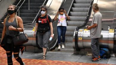 Photo of Le Québec impose le port du masque dans les lieux publics fermés