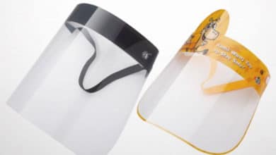 Photo of Qatar Airways distribue de visières et kits de protection aux passagers